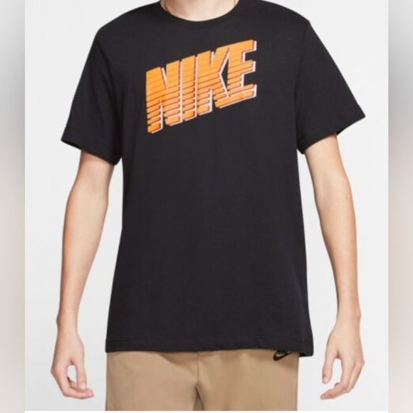 Nike Sportswear Short Sleeve T Shirt Black Size XL Excellent Condition - Picture 1 of 5